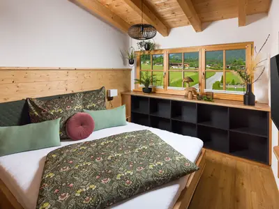 Schlafzimmer 1