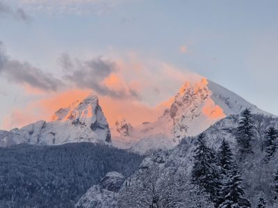 Der "schönste Berg der Welt" Der Watzmann liegt nur 4 Minuten Fahrzeit (Einstieg zur Bergtour) entfernt