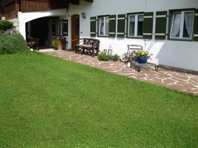 Eingang mit eigener Terrasse