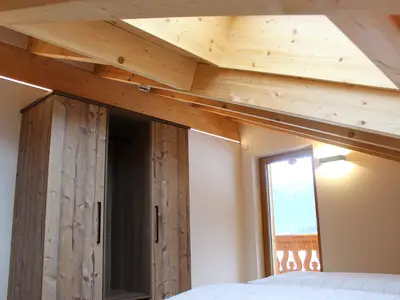 Schrank im Schlafzimmer 1