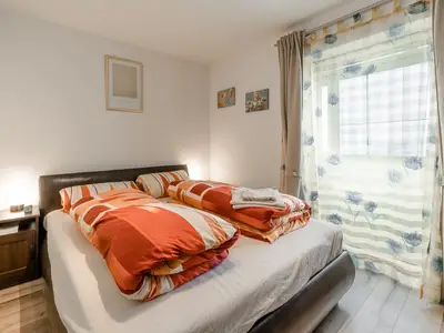 Schlafzimmer 5