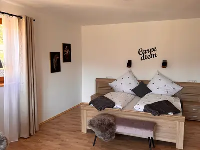 Großes Schlafzimmer