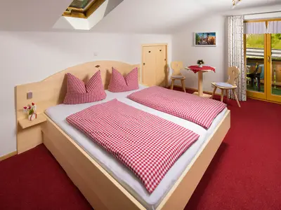 Schlafzimmer 1