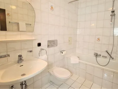 Bad mit Badewanne Fewo Buller