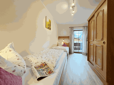 2. Schlafzimmer