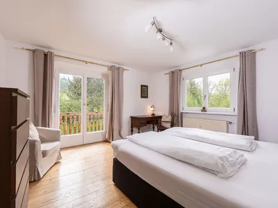 Schlafzimmer mit Doppelbett Fewo Jenner Villa Marga