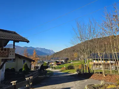 Zufahrt zum Haus aus Richtung Jennerbahn