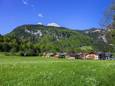 Haus mit Feld