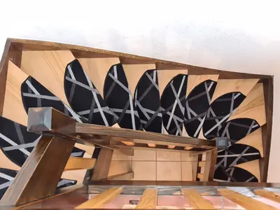 Treppe zum Schlaf- und Badezimmer im Souterrain