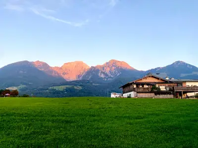 Balkonblick Alpenglühen