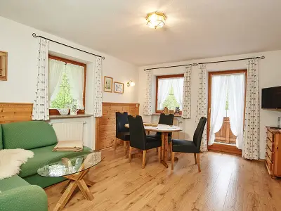 FeWo Regina Wohn- und Essbereich