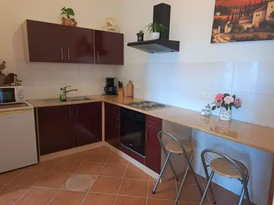 KITCHEN, INSIDE