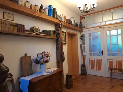 Photo, INSIDE, OUTSIDE