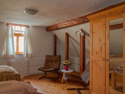 Schlafzimmer mit Schrank