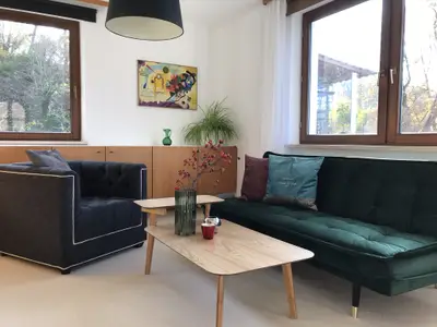 Wohn/Schlafzimmer mit Schlafcouch