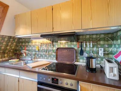 KITCHEN, INSIDE