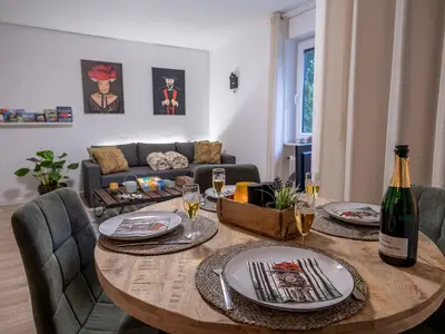 Photo, INSIDE, OUTSIDE