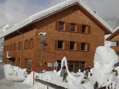 Ferienwohnung für 6 Personen (52 m²) in Schoppernau 1/10