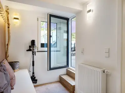 Photo, INSIDE, OUTSIDE