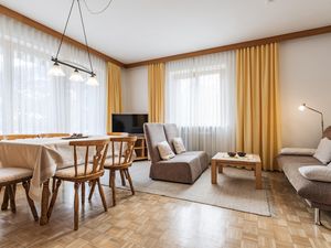 24048532-Ferienwohnung-4-Schruns-300x225-4