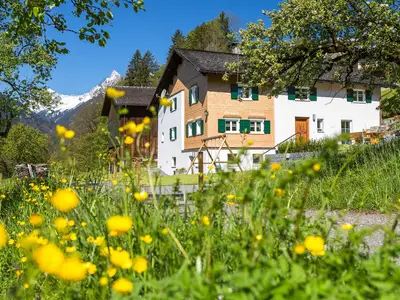 Annas Muntafuner Hus - Außenansicht Sommer Annas Muntafuner Hus - Außenansicht Sommer