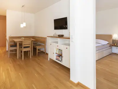 Wohnraum und Schlafzimmer