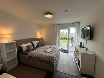 Schlafzimmer 1