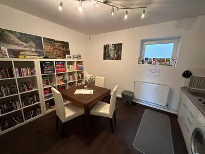 Spielzimmer und zweite Küche