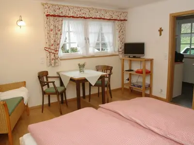 Wohn und Schlafzimmer der Ferienwohnung