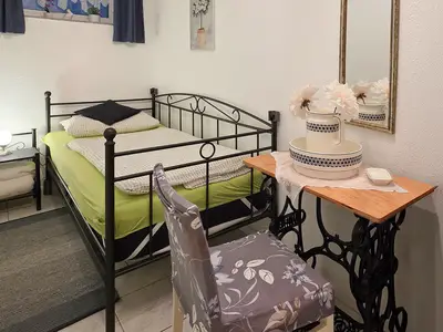 kleines Einzelschlafzimmer - Bett 90x200 cm