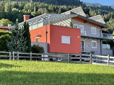 Sommeransicht auf das Haus Evandi