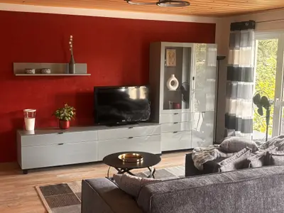 Wohnzimmer mit Fernseher