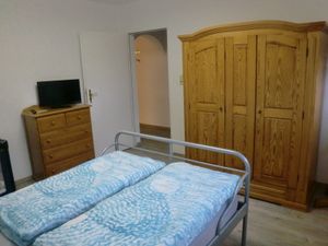 21648347-Ferienwohnung-5-Schweinfurt-300x225-4