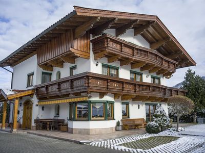 Haus Winter außen 1