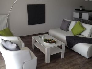 23303382-Ferienwohnung-4-Schwerin-300x225-3