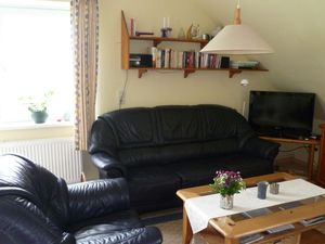 1827763-Ferienwohnung-4-Schwesing-300x225-2