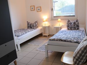 23296552-Ferienwohnung-6-Schwienkuhl-300x225-4