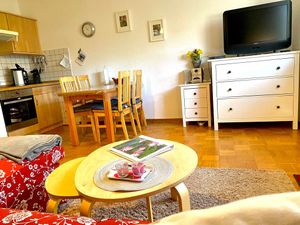 23453363-Ferienwohnung-4-Schwienkuhl-300x225-4