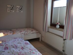 23118505-Ferienwohnung-6-Schwienkuhl-300x225-4