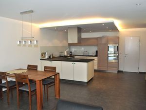 438468-Ferienwohnung-4-Scuol-300x225-3