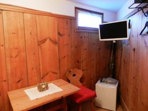 18727093-Ferienwohnung-2-Scuol-300x225-3