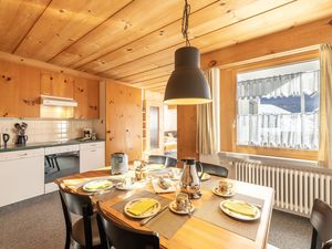 23919438-Ferienwohnung-4-Scuol-300x225-3