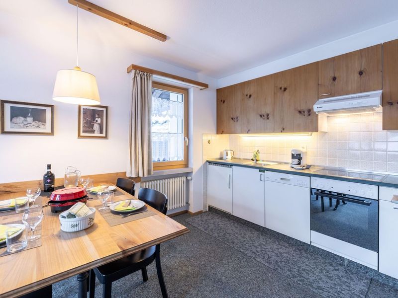 23919447-Ferienwohnung-3-Scuol-800x600-2