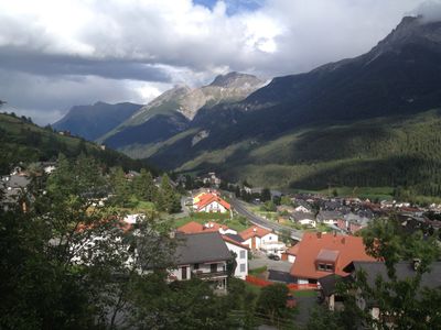 Blick vom Balkon Richtung Pradella / Sur En