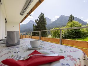 22011915-Ferienwohnung-5-Scuol-300x225-3