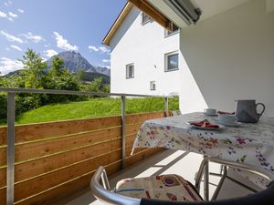 22011915-Ferienwohnung-5-Scuol-300x225-4