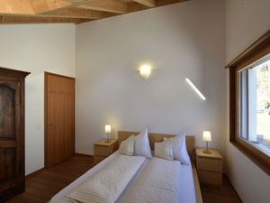 23854237-Ferienwohnung-6-Scuol-300x225-5