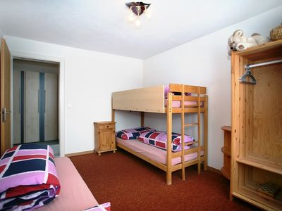 Schlafzimmer Etagenbett und Einzelbett