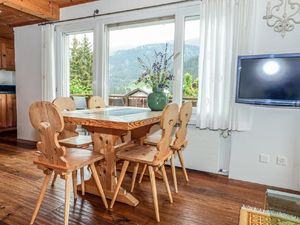 23577410-Ferienwohnung-4-Sedrun-300x225-3