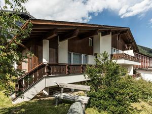 23704516-Ferienwohnung-3-Sedrun-300x225-2